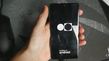 Teléfono móvil Essential