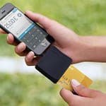 Un lector de tarjetas de crédito con tecnología avanzada para el iPhone 21 lector portatil de tarjetas de credito