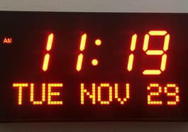 día en barra de tareas