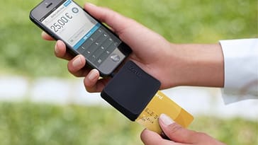 Un lector de tarjetas de crédito con tecnología avanzada para el iPhone 21 lector portatil de tarjetas de credito