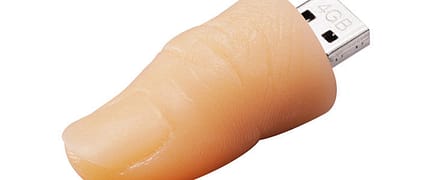 pendrive con forma de dedor de 4 GB